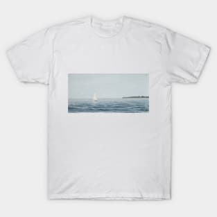 Sailboat headed for shore - painting T-Shirt